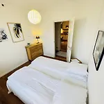 Apartment Aday - 5 Bedrooms Modern Living In Langholt *