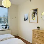 Aday - 5 Bedrooms Modern Living In Langholt *