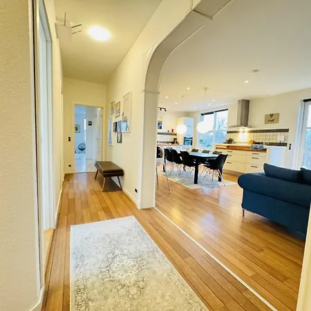 Apartment Aday - 5 Bedrooms Modern Living In Langholt