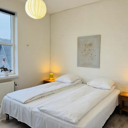 Aday - 5 Bedrooms Modern Living In Langholt Lägenhet *