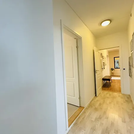 Aday - 5 Bedrooms Modern Living In Langholt Lägenhet Vodskov