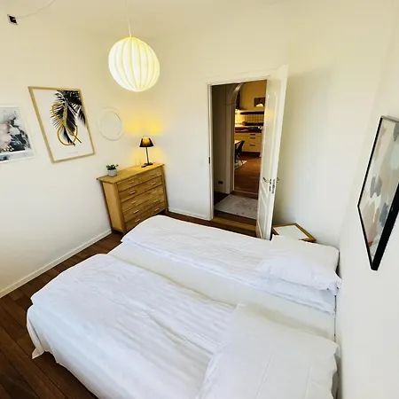 Lägenhet Aday - 5 Bedrooms Modern Living In Langholt *