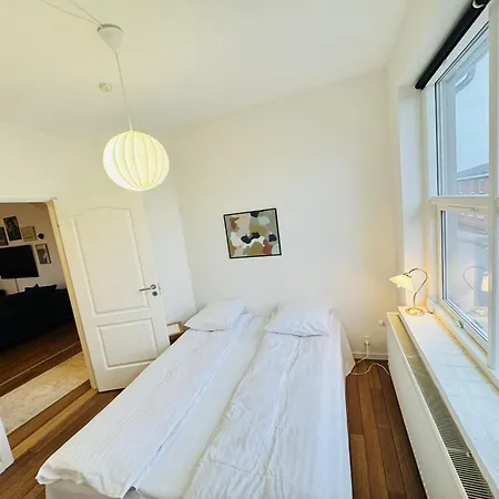 Aday - 5 Bedrooms Modern Living In Langholt Vodskov