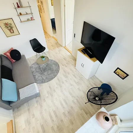 Aday - 5 Bedrooms Modern Living In Langholt Vodskov