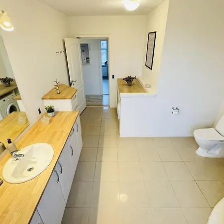 Lägenhet Aday - 5 Bedrooms Modern Living In Langholt Vodskov