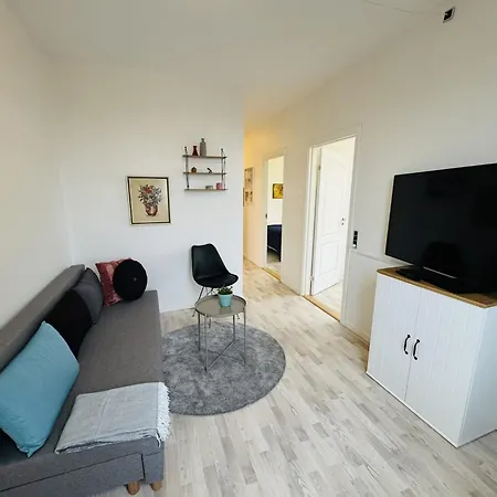 Lägenhet Aday - 5 Bedrooms Modern Living In Langholt
