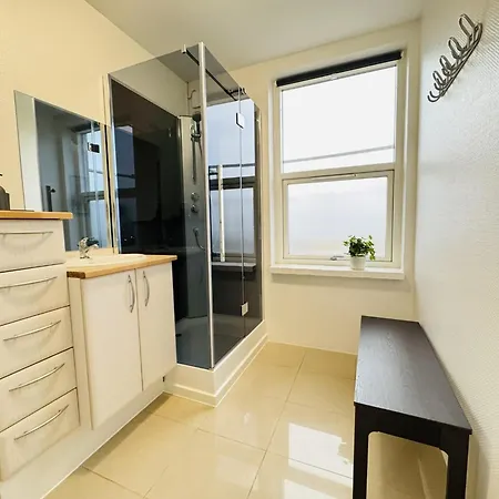 Aday - 5 Bedrooms Modern Living In Langholt