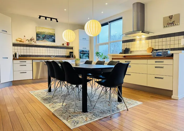 Aday - 5 Bedrooms Modern Living In Langholt