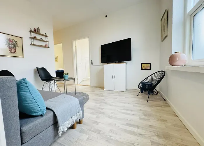 Apartment Aday - 5 Bedrooms Modern Living In Langholt