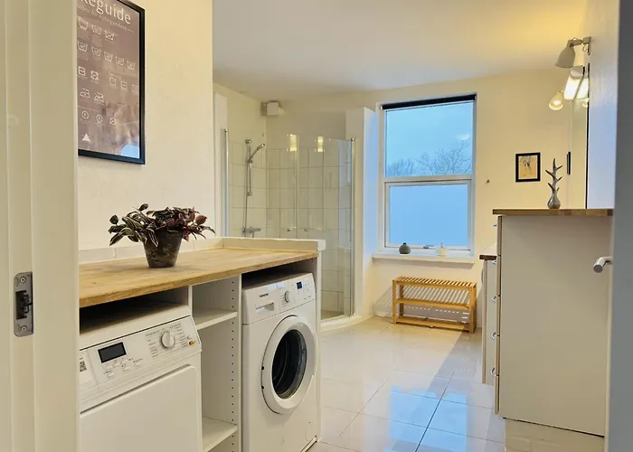 Aday - 5 Bedrooms Modern Living In Langholt Apartment *