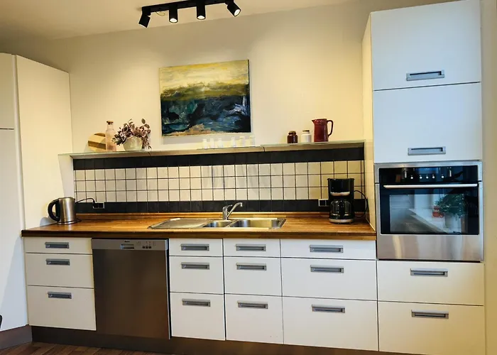 Apartment Aday - 5 Bedrooms Modern Living In Langholt