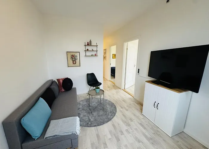 Apartment Aday - 5 Bedrooms Modern Living In Langholt