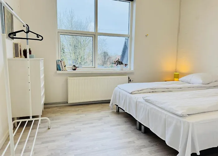 Apartment Aday - 5 Bedrooms Modern Living In Langholt Vodskov